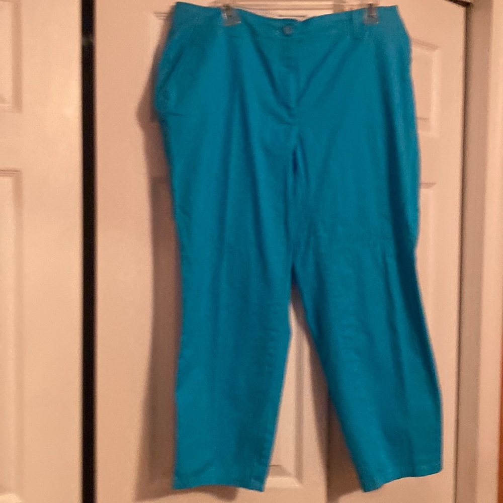 Crown & Ivy Capris